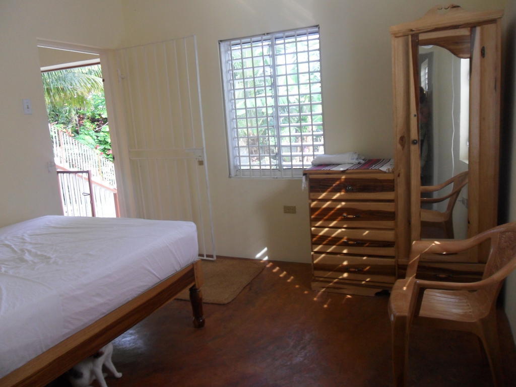Finjam Cottage Port Antonio Room photo